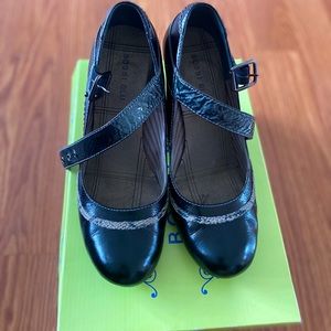 Bobbi Blu Size 9.5 Mary Jane Black Leather Pumps